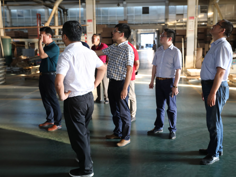 安化县领导一行莅临押球(中国)一站式服务平台参观指导5.jpg